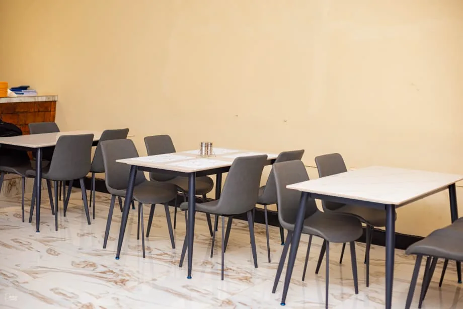 Salle de restauration du complexe